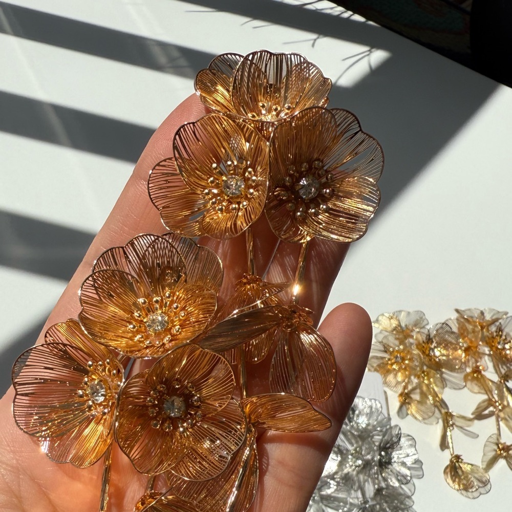 Zara Kate Middleton cascading floral earrings - Picture 3 of 16